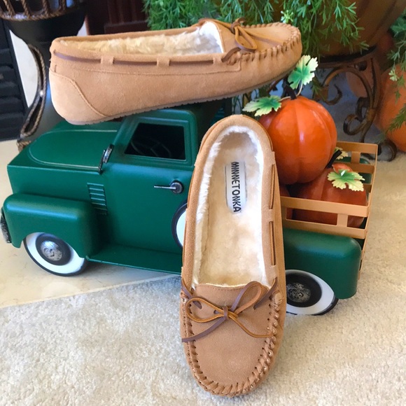 Brand New Minnetonka Genuine Suede Slip-On Moccasin Slipper Shoes - Picture 14 of 14